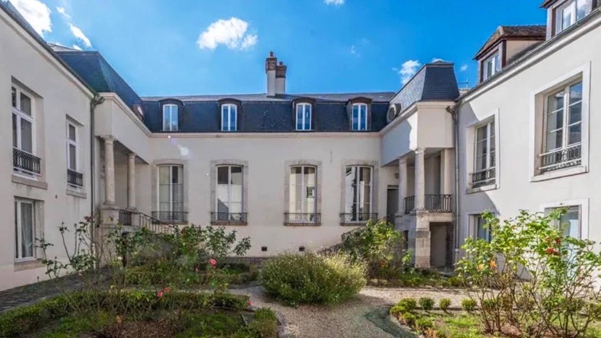 Nemours Apartment | Homerez - Beautiful studio for 4 ppl. at Nemours