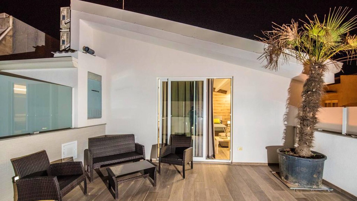 Comiso Apartment | Homerez - Beautiful studio 16 km away from the beach for 4 ppl. at Comiso