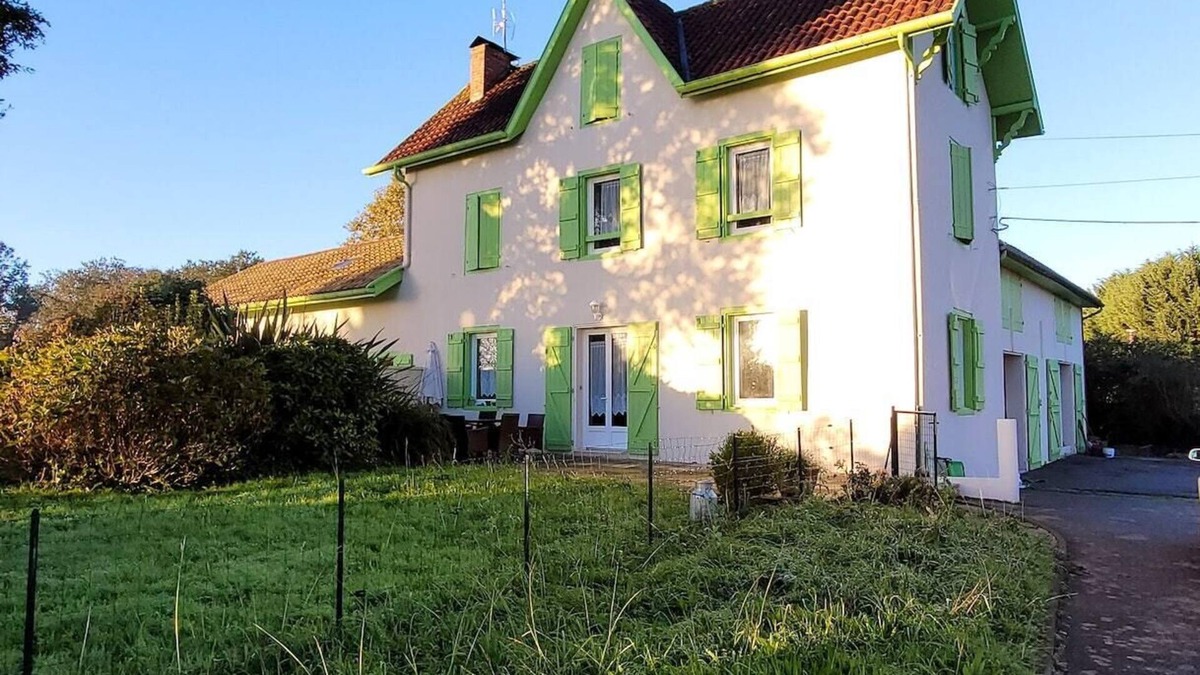Saubrigues House | Homerez - Big house for 10 ppl. with garden at Saubrigues