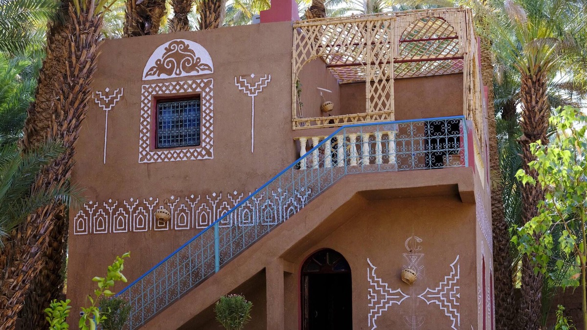 Amezrou House | Homerez - Big house for 10 ppl. with shared pool and terrace at Zagora