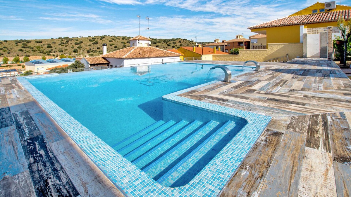 Ruidera Villa | Homerez - Big villa for 10 ppl. with swimming-pool at Ruidera