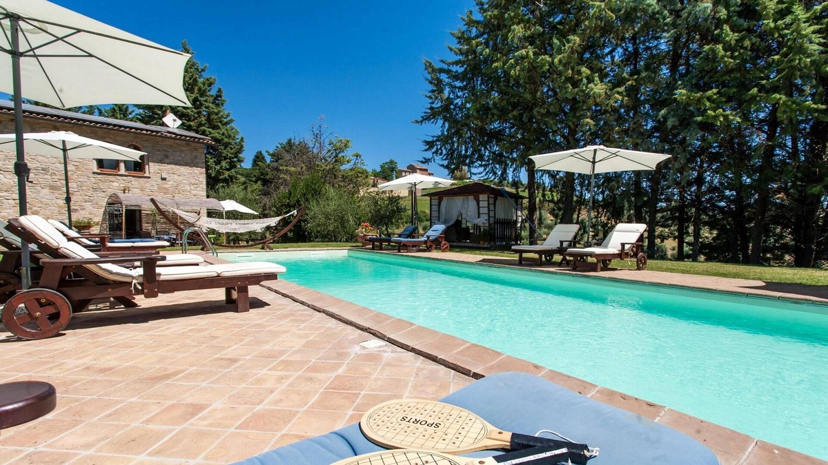Ramazzano Villa | Homerez - Big villa for 26 ppl. with swimming-pool at Loc. Ramazzano, Perugia