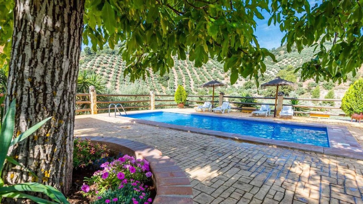 Montefrio Villa | Homerez - Big villa for 10 ppl. with swimming-pool and terrace at Montefrío
