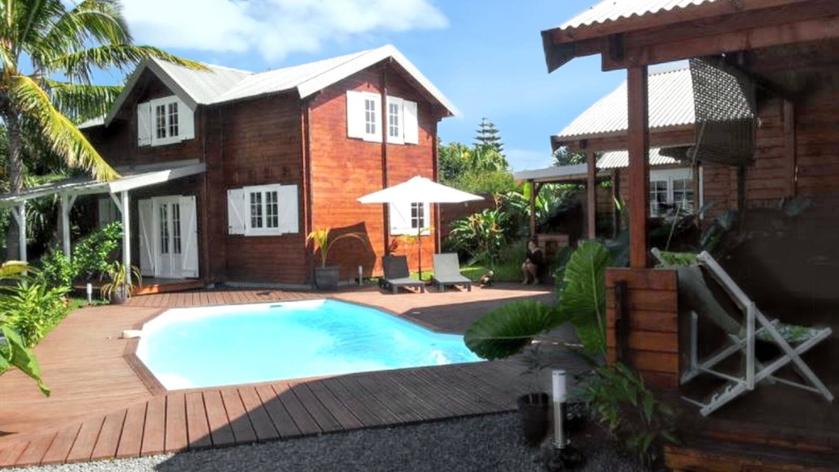 Saint-Joseph House | Homerez - Bungalow in Vincendo, St-Joseph