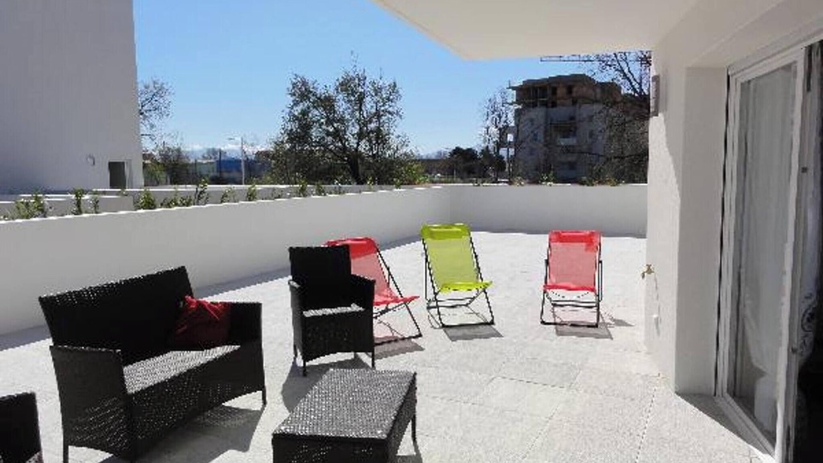 Saint-Assiscle Apartment | Homerez - Charming Apartment in Perpignan with Terrace