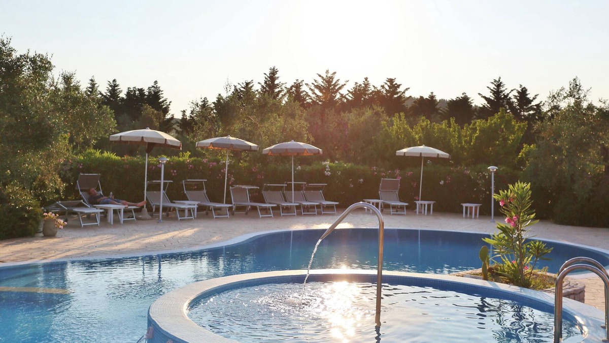 Chiesiola Apartment | Homerez - Charming apartment in Vieste with shared pool - 35 m²
