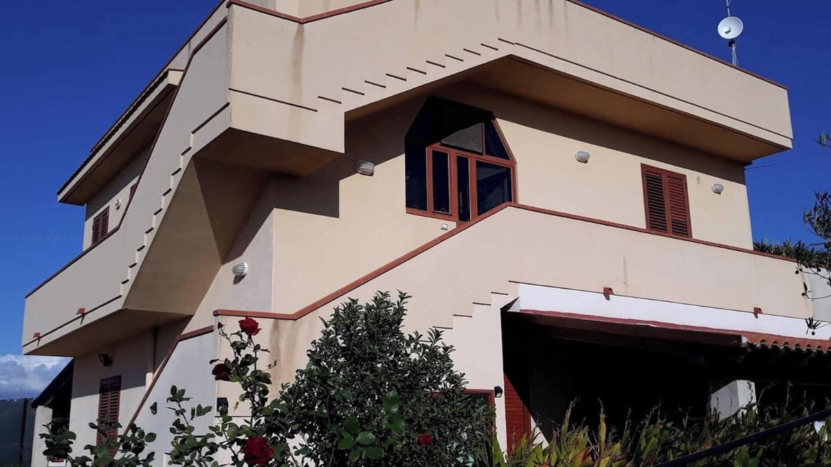 Contrada Fiori Sud Apartment | Homerez - Charming apartment Menfi 100 m² sea view