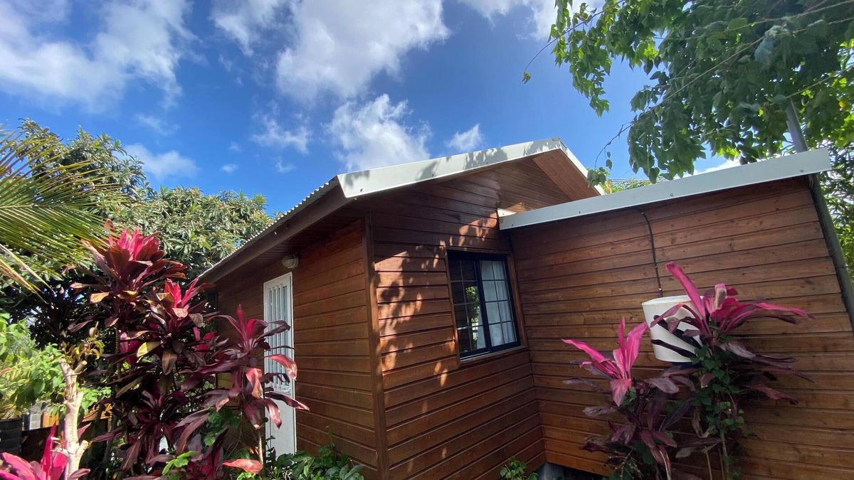 Trois Mares Ski Chalet | Homerez - Charming Chalet in Le Tampon, Mountain View