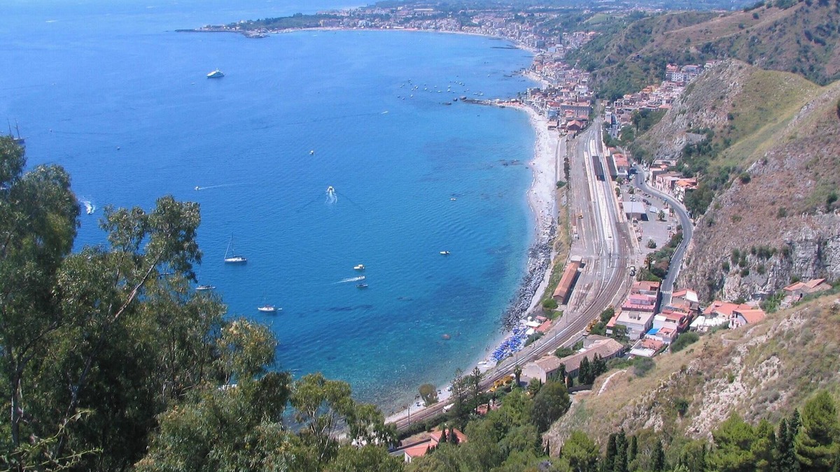 Castelmola House | Homerez - Charming House in Castelmola + Sea View