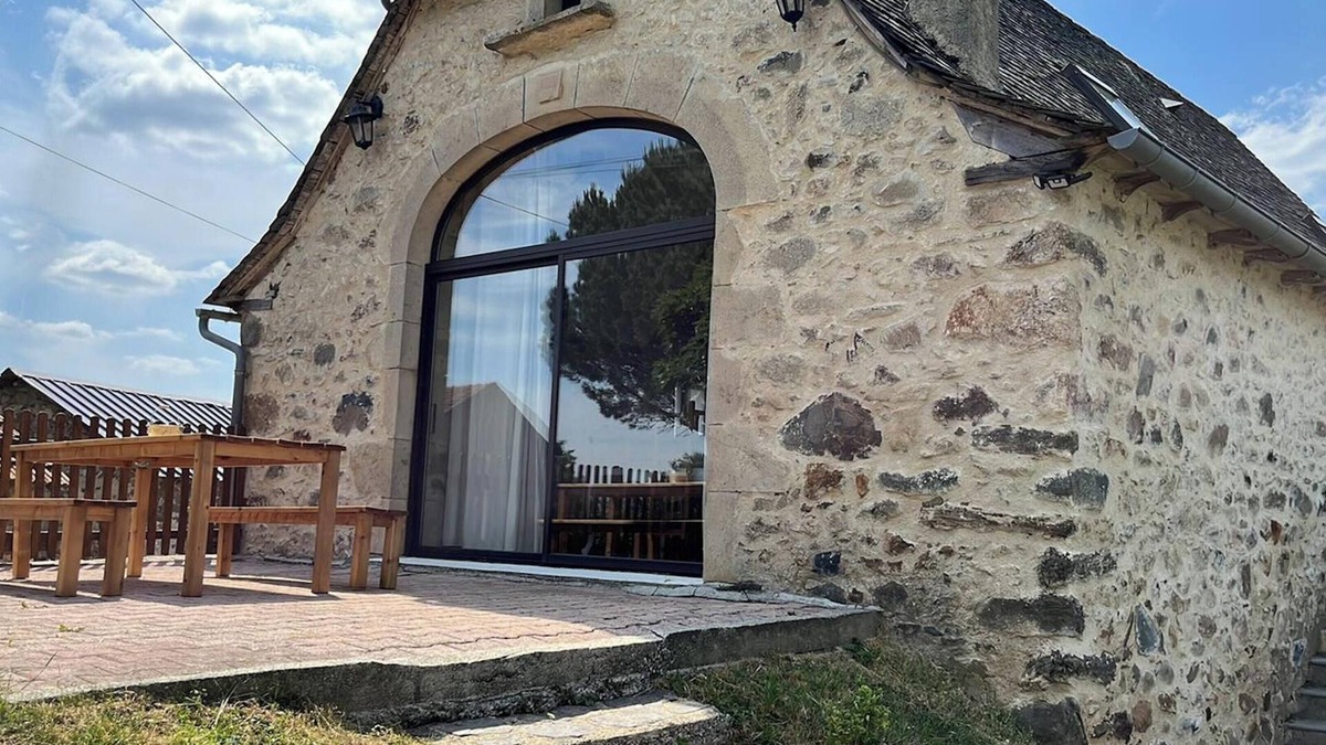 Maleville House | Homerez - Charming House in Maleville with Private Garden and Parking.