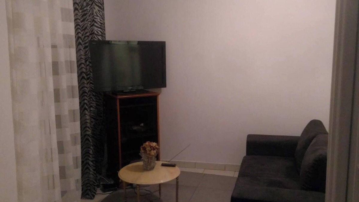 Montgeron House | Homerez - Charming house in Montgeron with terrace