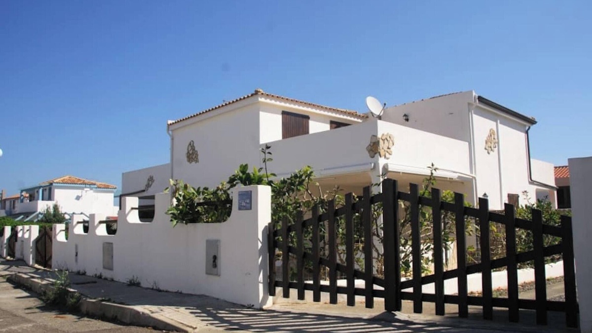 Calasetta House | Homerez - Charming House in Calasetta with Terrace and Garden