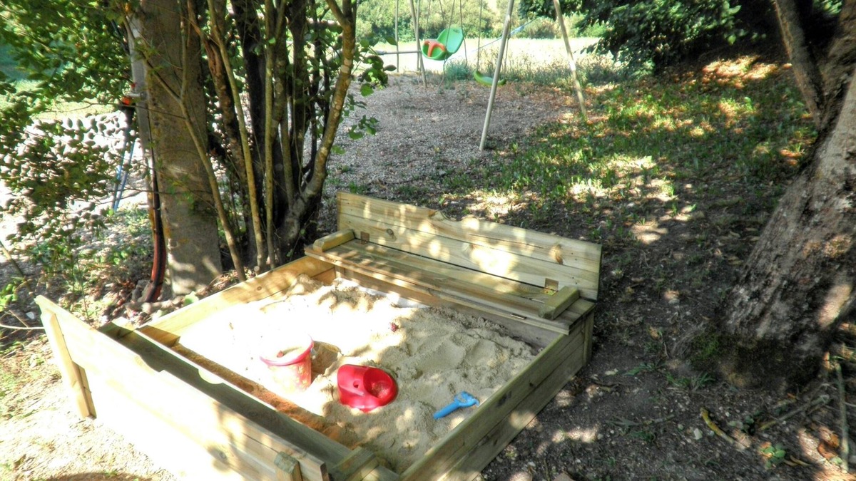 Molieres House | Homerez - Charming House in Molières with Lake View