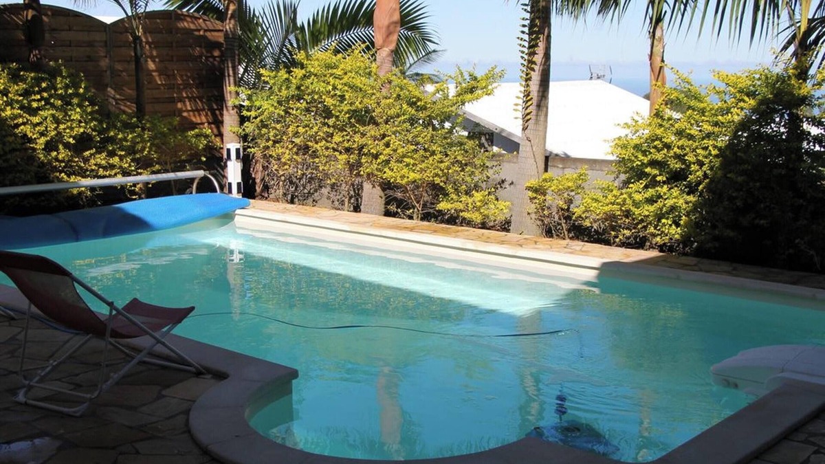 Le Tampon Villa | Homerez - Charming Villa in Le Tampon with Private Pool