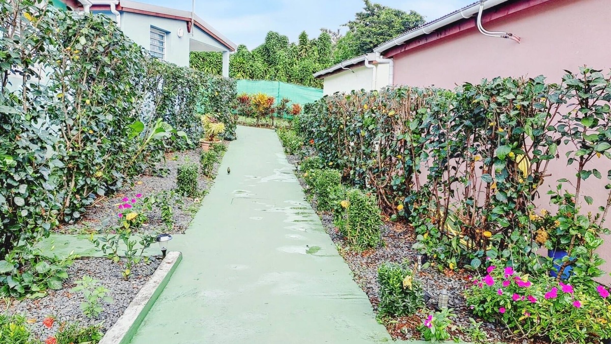 Capesterre-Belle-Eau House | Homerez - Cozy House with Garden in Capesterre