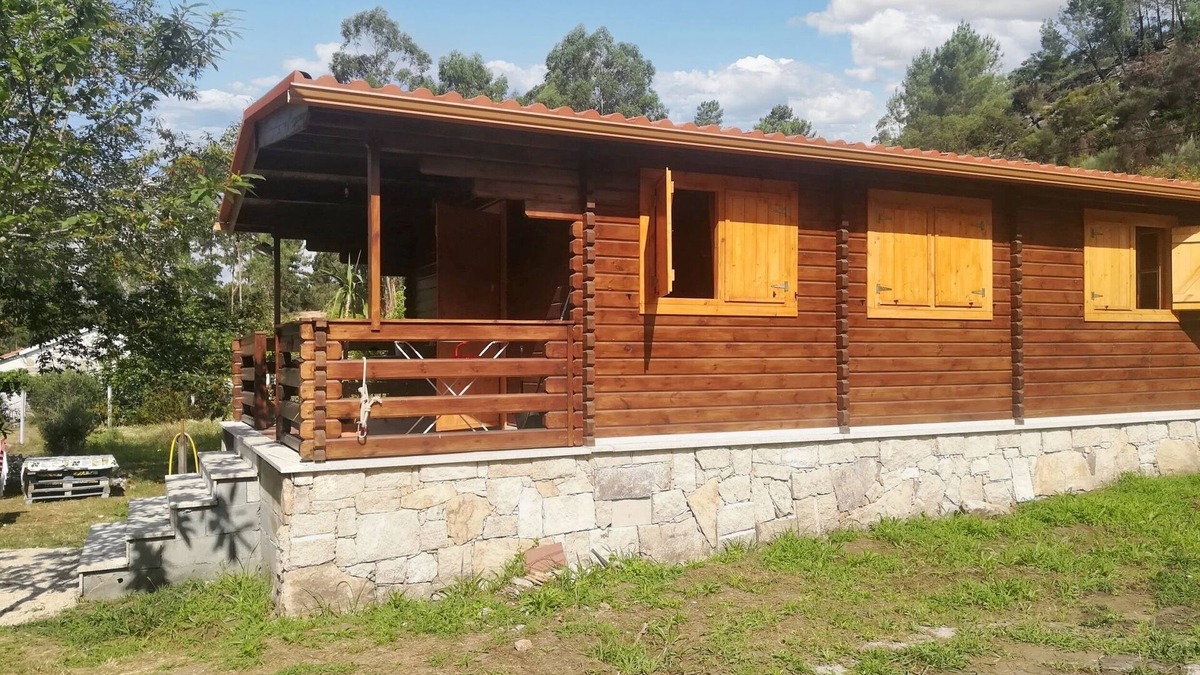 Ponte da Barca Ski Chalet | Homerez - Comfortable Chalet in Froufe with Garden
