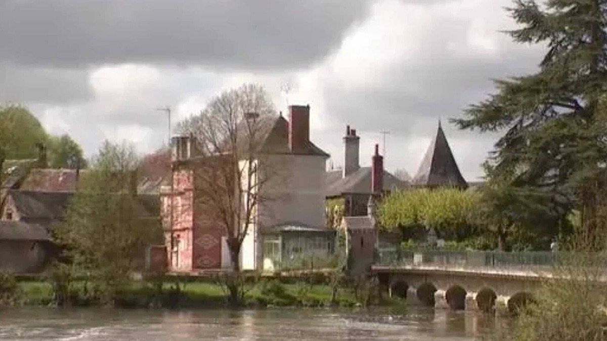 Sache House | Homerez - Comfortable House in Saché with 150 m² Garden