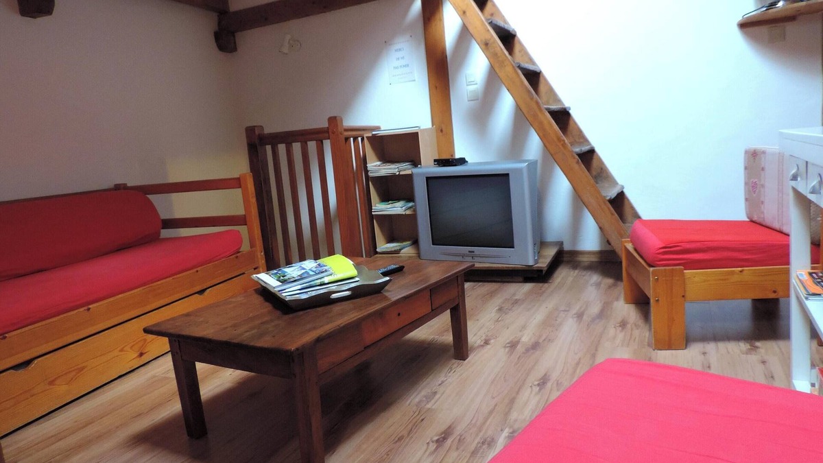 Embrun Apartment | Homerez - Cosy Apartment in Embrun 40m² + AC