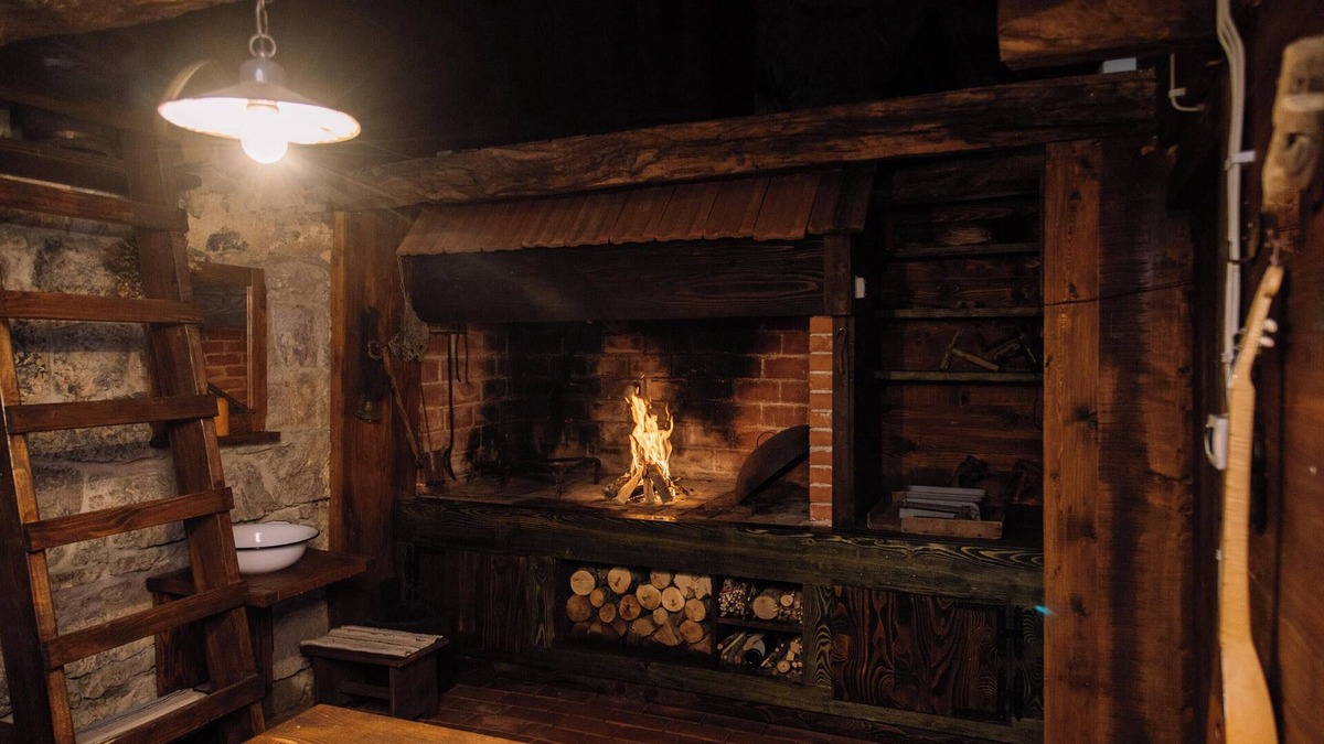 Gospic Ski Chalet | Homerez - Cosy Chalet in Gospić with Jacuzzi and Mountain View