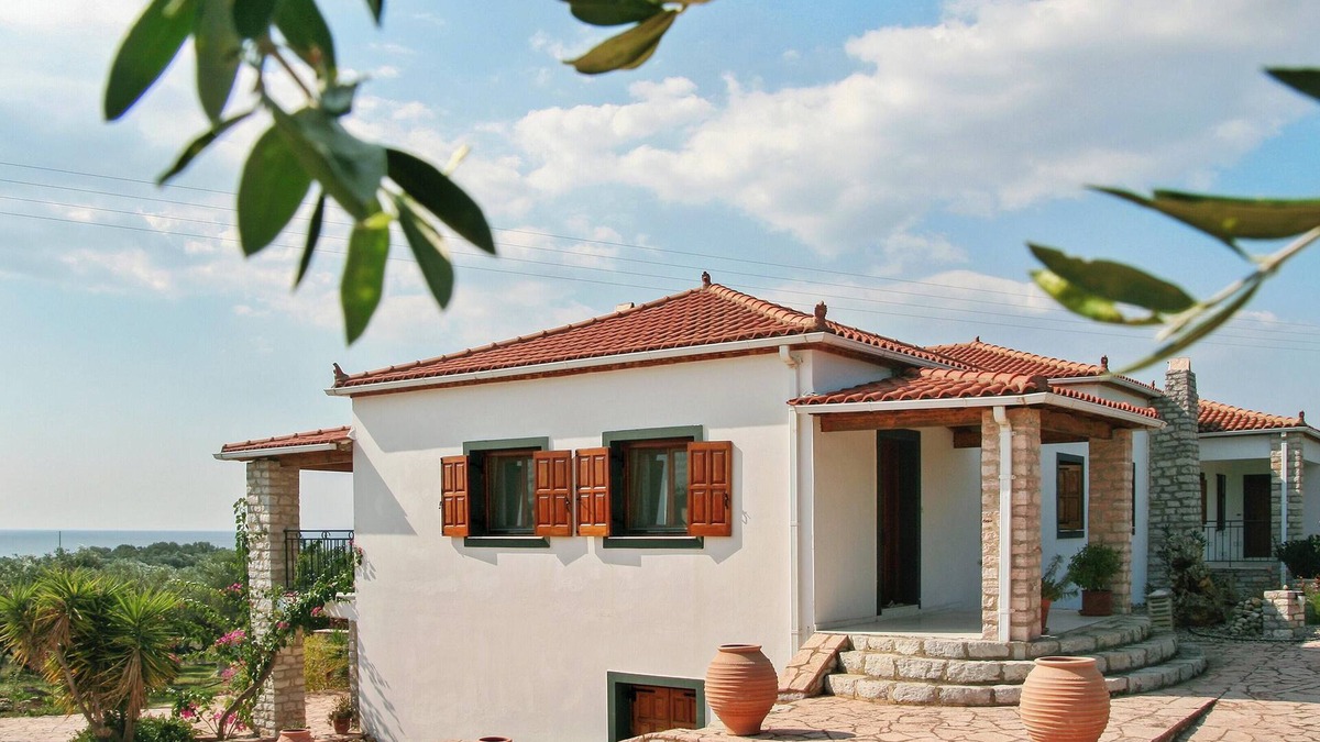 Skafidia Apartment | Homerez - Elegant Apartment in Agios Ilias, Sea View