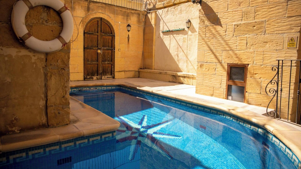 Kercem Villa | Homerez - Elegant Villa in Ta' Kerċem + Private Pool