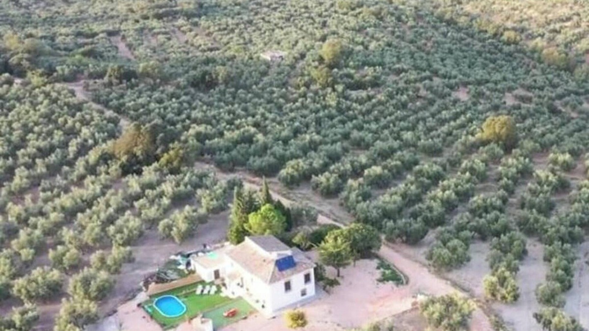 Villanueva del Rosario Villa | Homerez - Villa in Villanueva del Trabuco