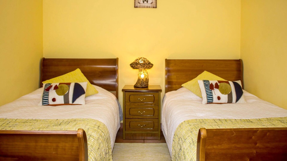 Camacha House | Homerez - Exceptional house with terrace