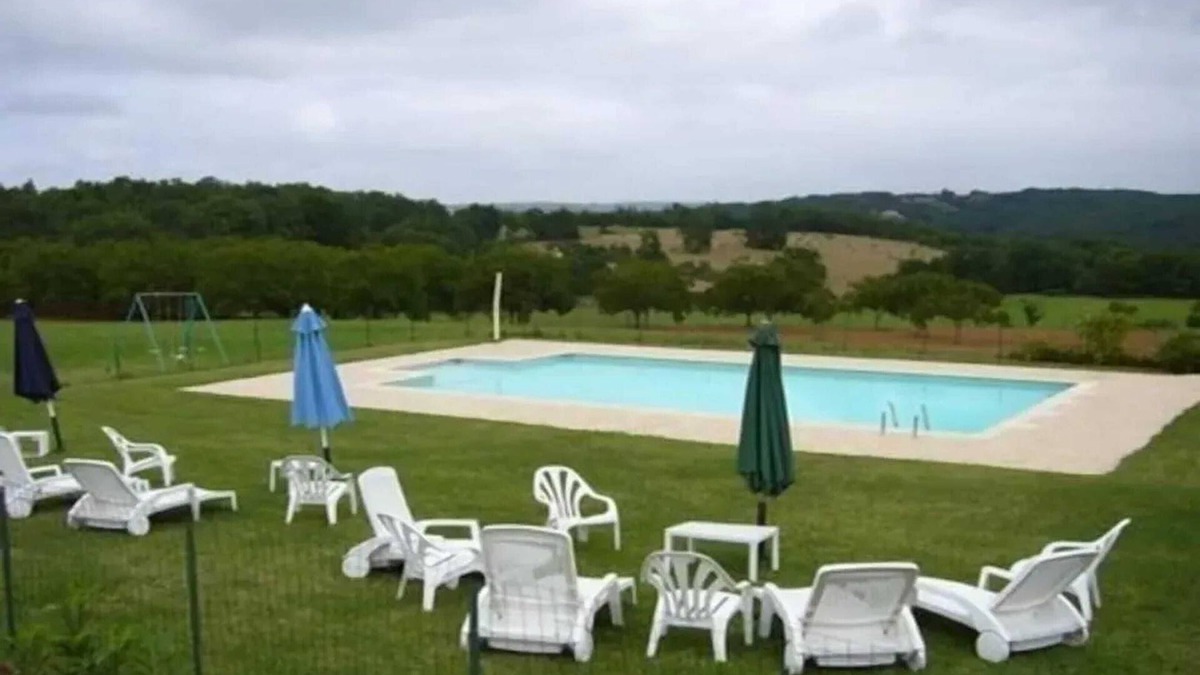 Salviac House | Homerez - Family house with pool in Salviac