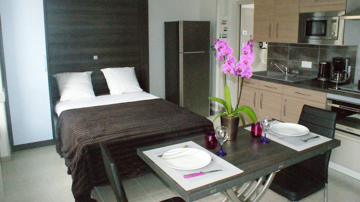 La Ferriere-aux-Etangs Apartment | Homerez - Nice studio apartment With garden