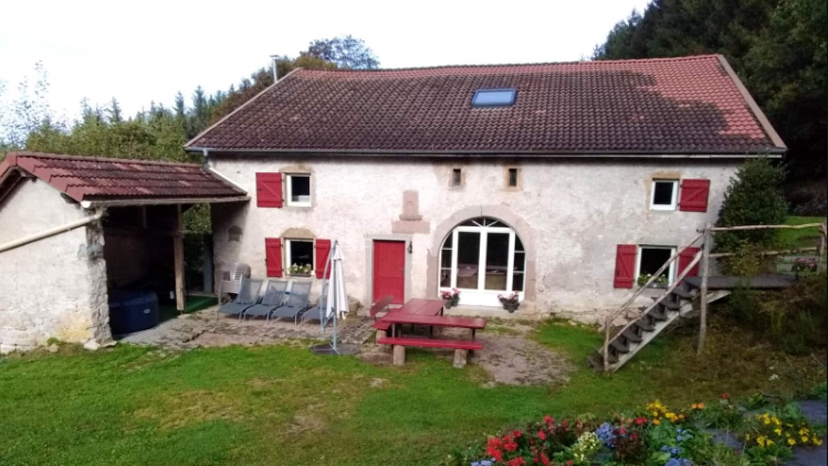 Arrentes-de-Corcieux House | Homerez - House for 15 ppl. with jacuzzi and terrace at Arrentès-de-corcieux