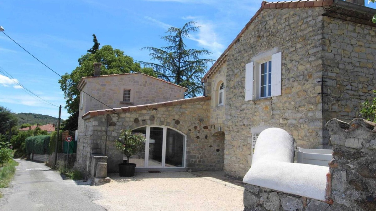 Villeneuve-de-Berg House | Homerez - House in Villeneuve-de-Berg