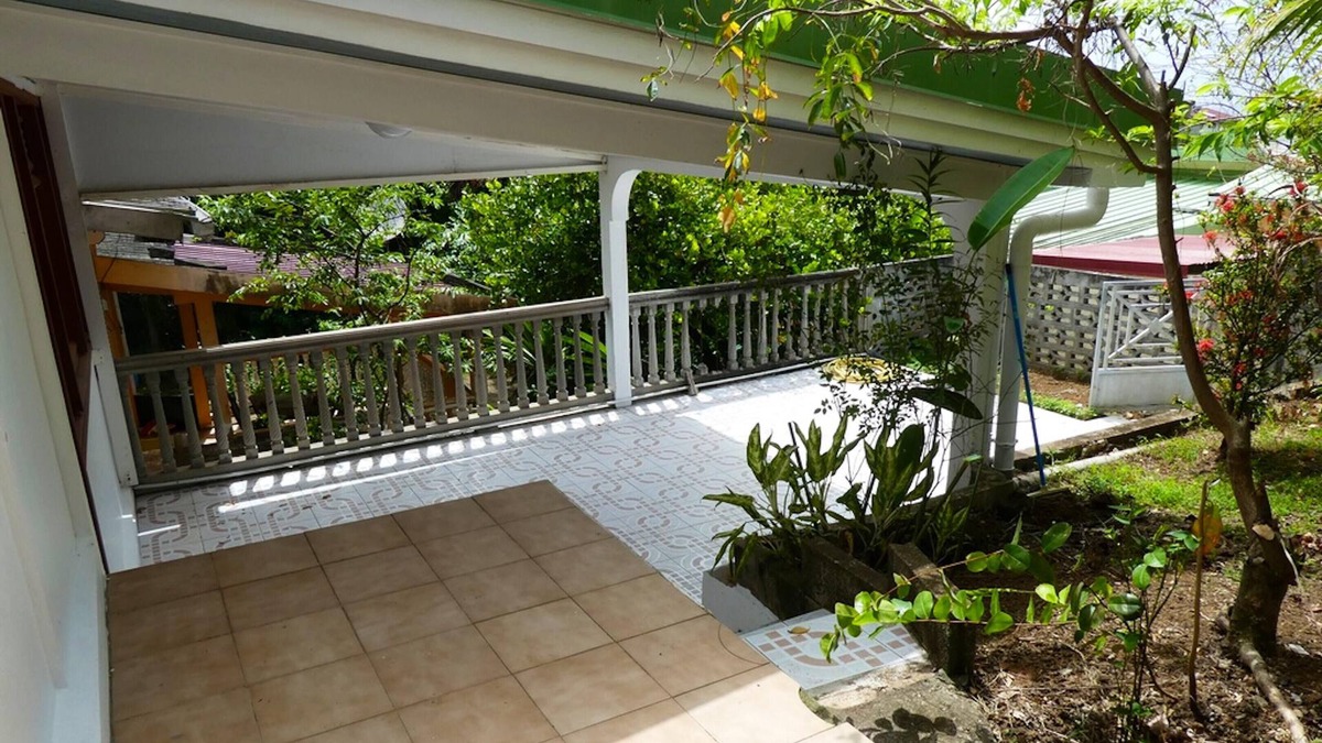 Le Lorrain House | Homerez - House 19 km away from the beach for 6 ppl. with garden at Le Lorrain