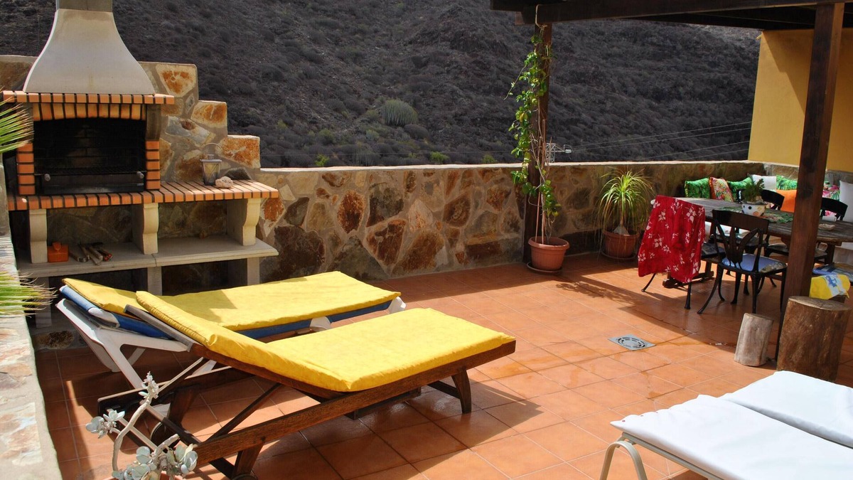 Mogan House | Homerez - House 4 km away from the beach for 4 ppl. with terrace at Mogán