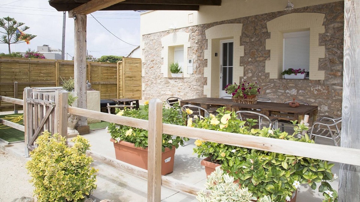 Camarles House | Homerez - House 5 km away from the beach for 6 ppl. with garden at Camarles