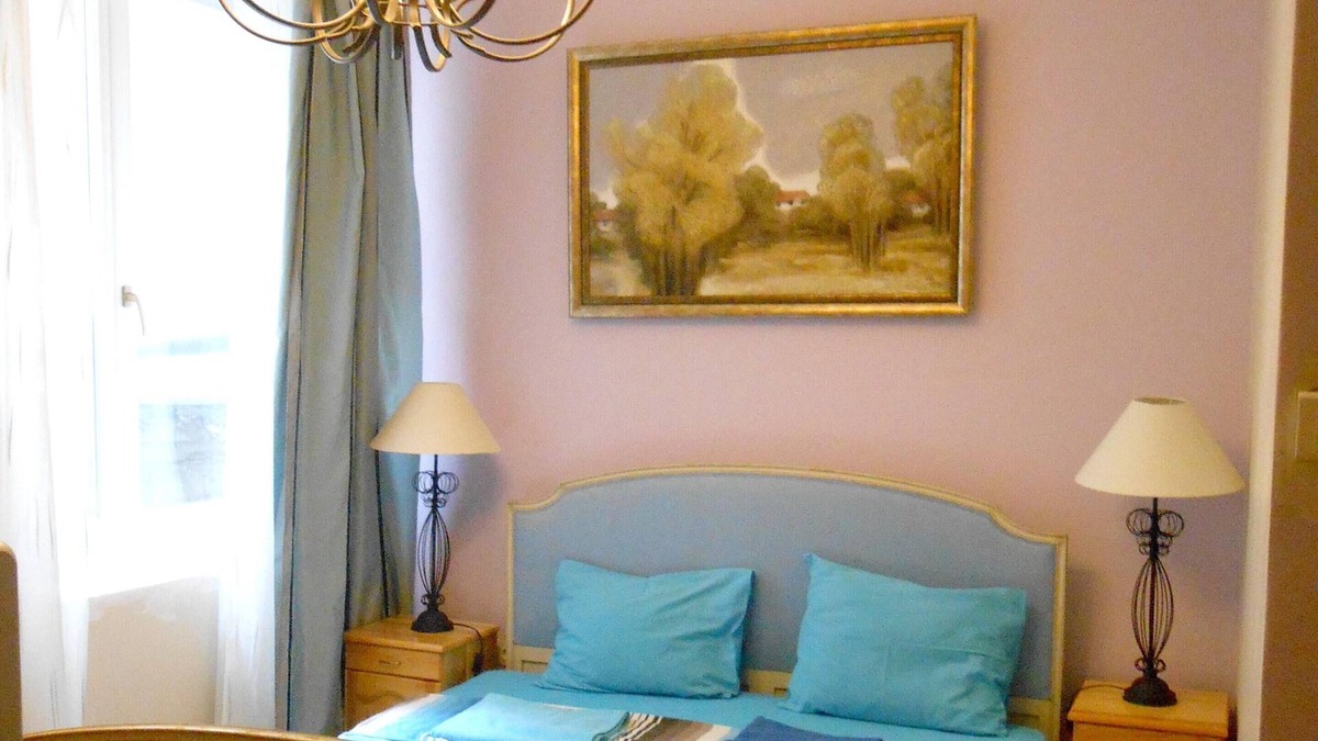 Sofia City Center House | Homerez - House 6 km away from the slopes for 16 ppl. with garden at Sofia