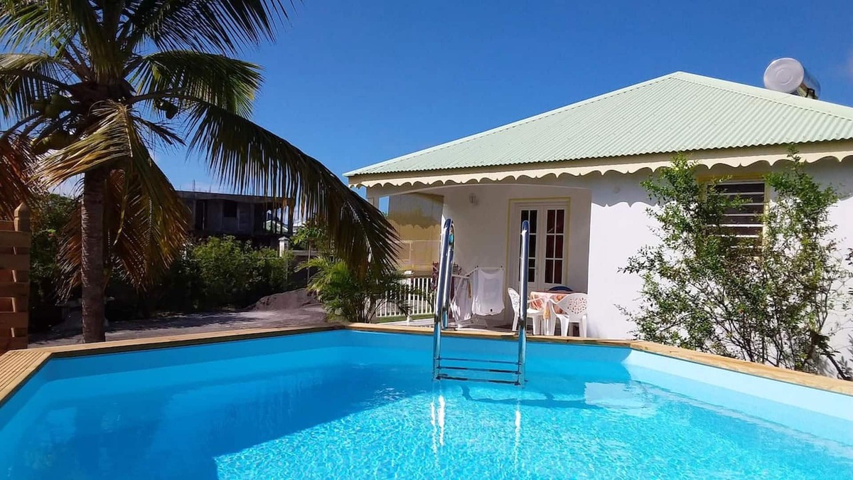 Damencourt House | Homerez - House for 5 ppl. with shared pool, garden and terrace at Le Moule
