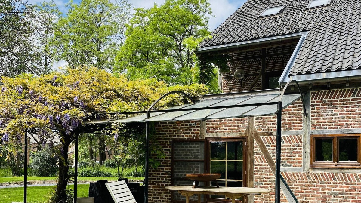 Eprave House | Homerez - House for 8 ppl. with garden, terrace and balcony at Rochefort