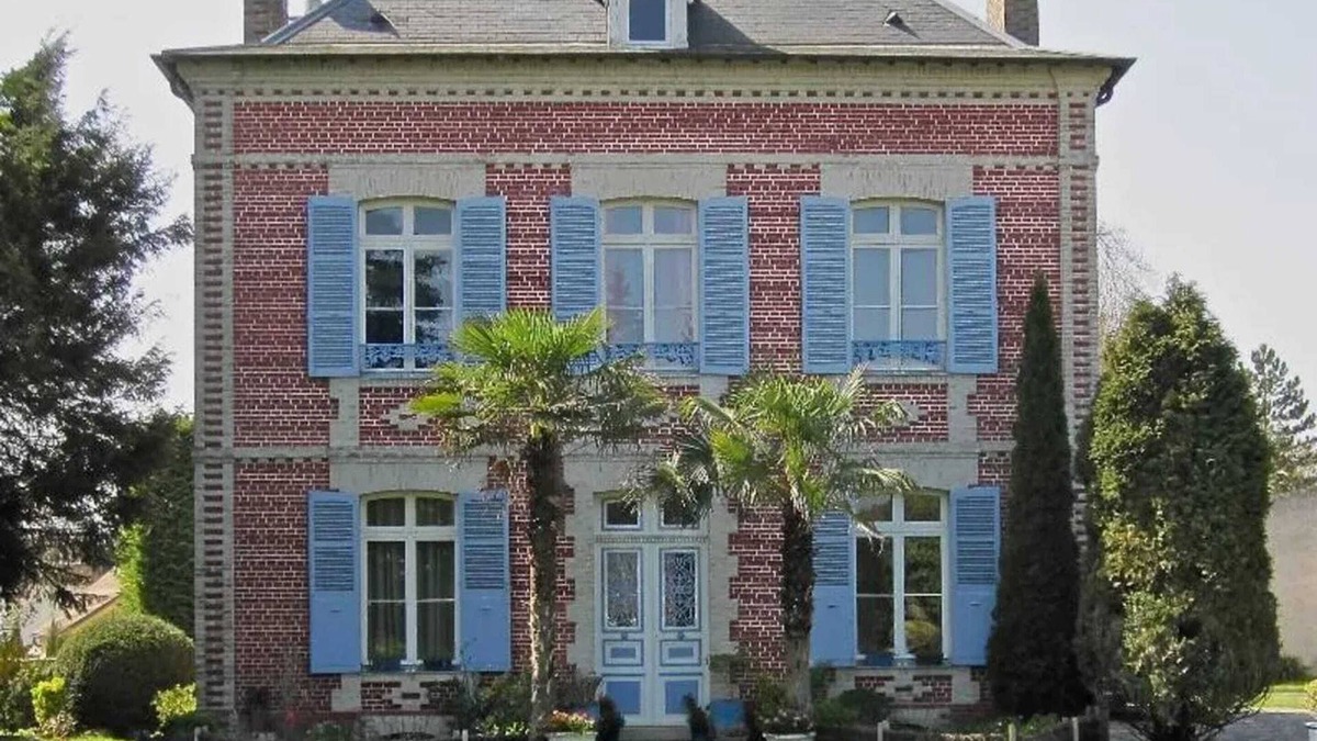 Wimbledon House | Homerez - House in Chavenay with terrace