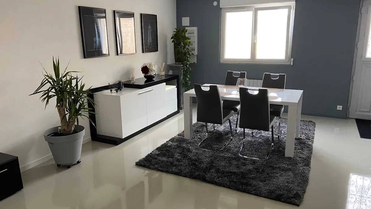 Sancheville House | Homerez - House in Sancheville