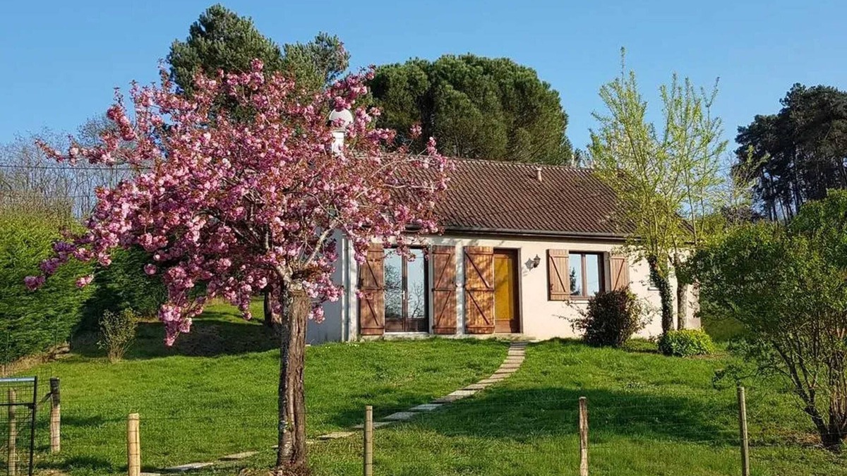 Seigy House | Homerez - House in Seigy, pet friendly