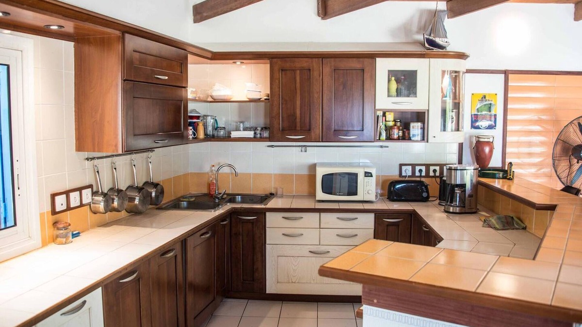 Saint-Pierre De La Reunion House | Homerez - House in Terre Sainte
