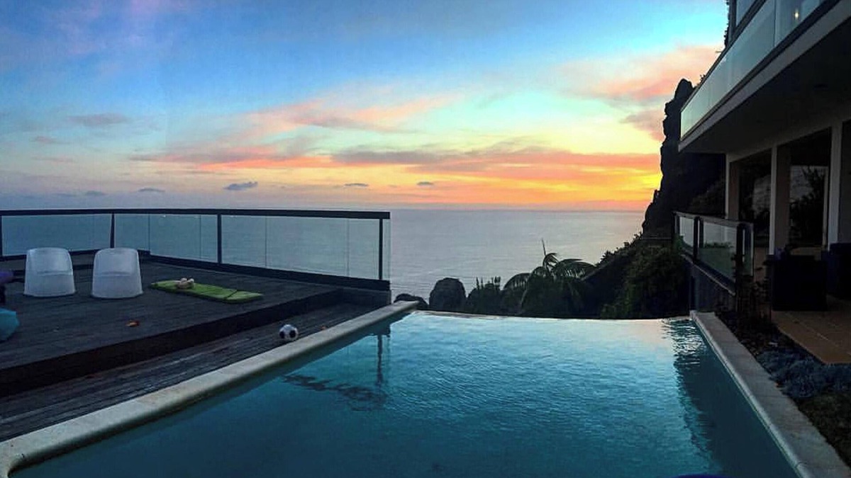 Canico House | Homerez - House with sea view in Caniço