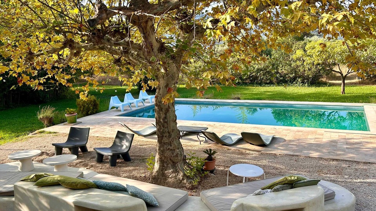 Gemenos Villa | Homerez - Large Provençal Villa with Private Pool in Gémenos