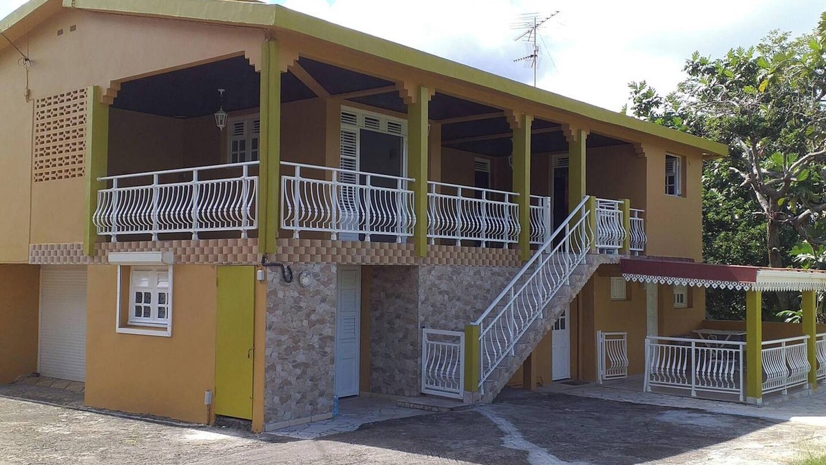 Le Robert Apartment | Homerez - Modern apt. Le Robert