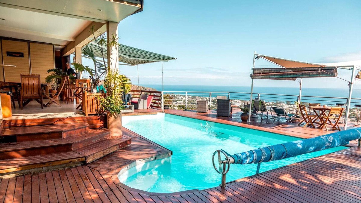 Saint-Paul Apartment | Homerez - Nice appartement 10 km away from the beach for 4 ppl. with shared pool