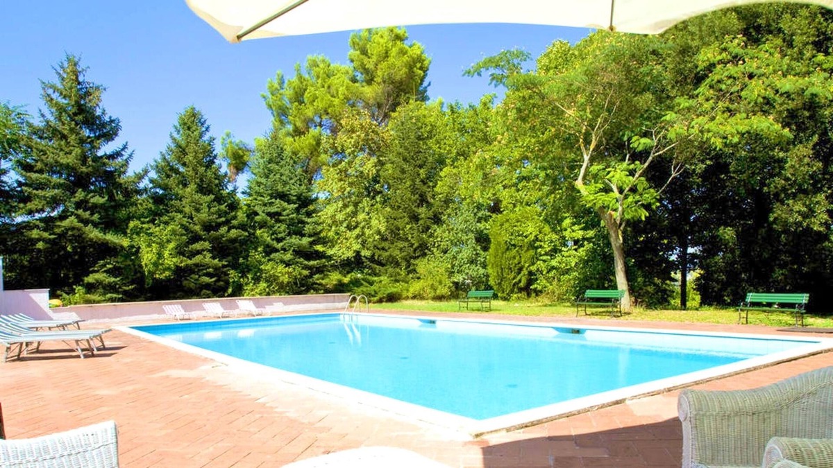 Fabriano Apartment | Homerez - Nice appartement for 5 ppl. with shared pool and garden at Fabriano