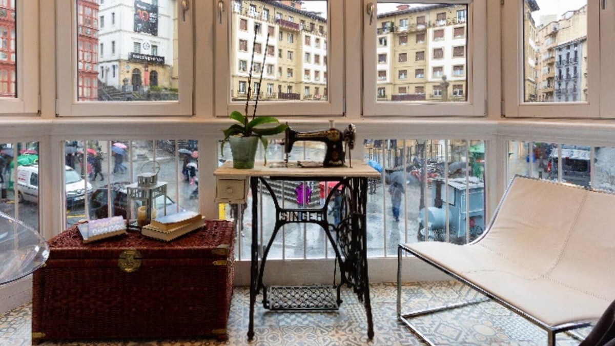 Bilbao Old Town Apartment | Homerez - Nice appartement for 6 ppl. at Bilbao