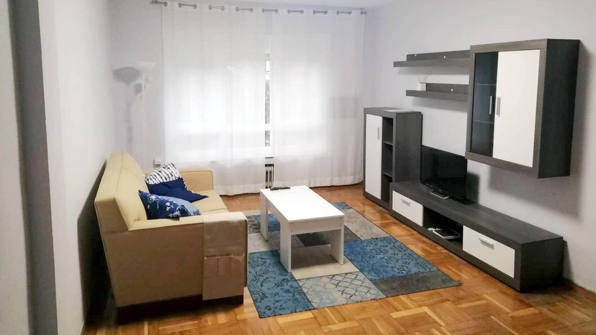 Oviedo City Centre Apartment | Homerez - Nice appartement for 5 ppl. at Oviedo
