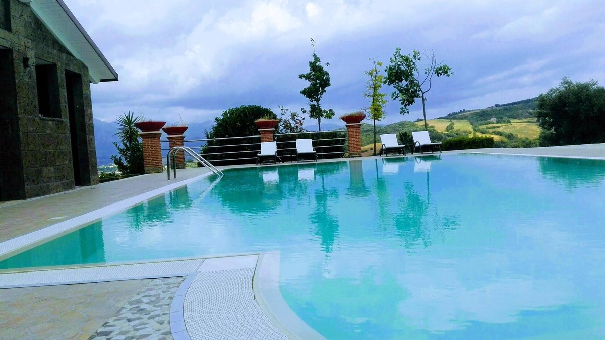Caiazzo House | Homerez - Nice house for 6 ppl. with shared pool and garden at Bosco di Caiazzo