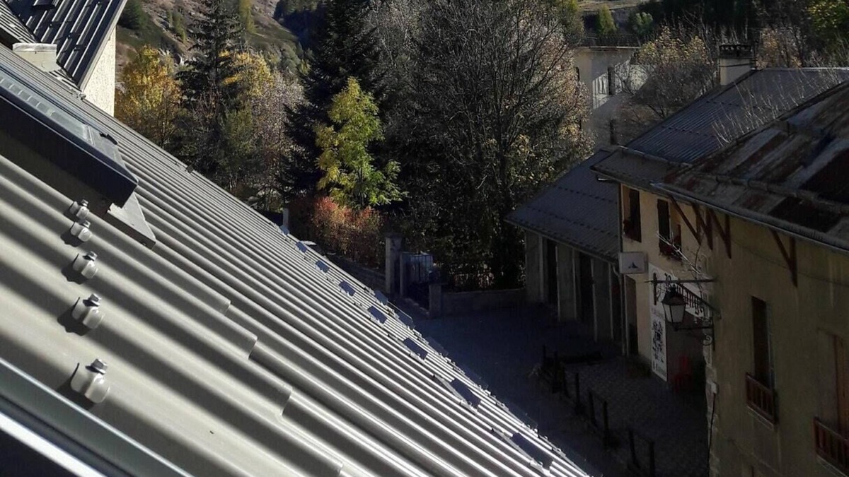 Aiguilles Apartment | Homerez - Nice studio 5 km away from the slopes for 6 ppl. at Aiguilles